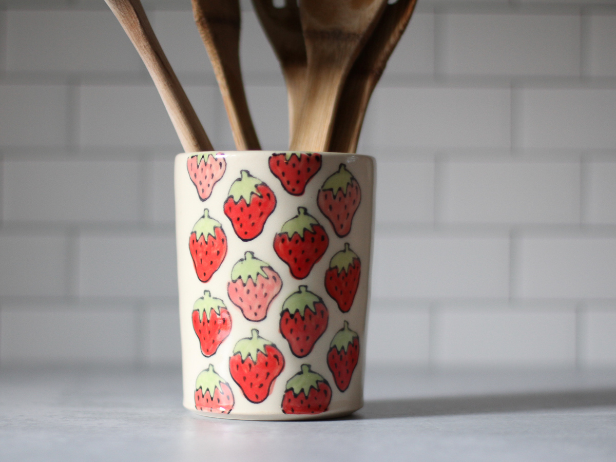 Strawberry pattern utensil holder