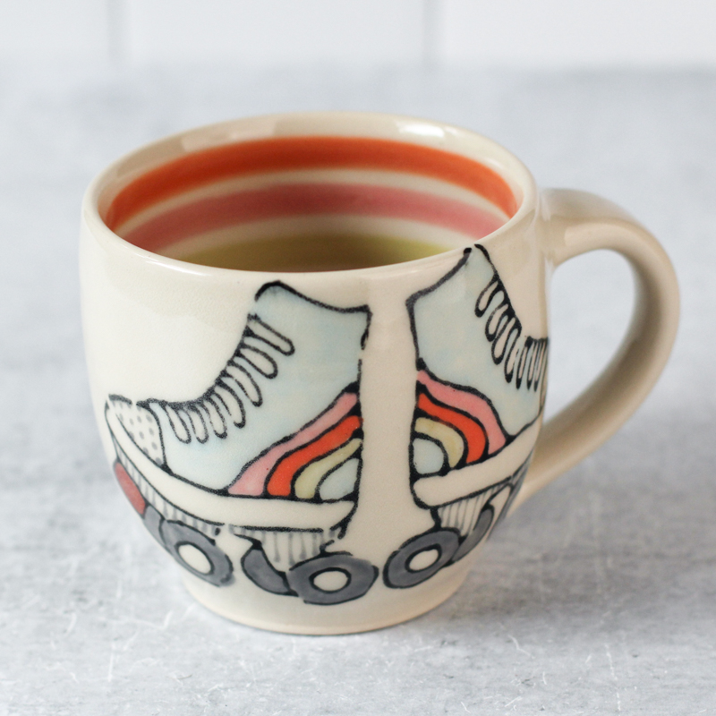 Roller skates - Cozy Mug - Inner Rainbow