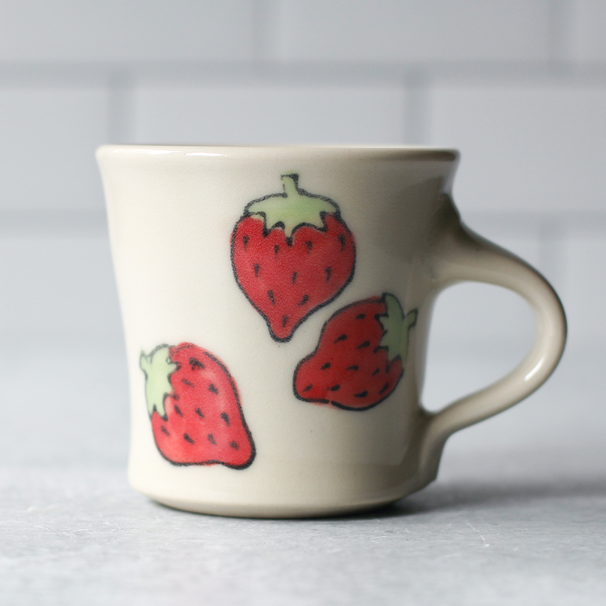 small mug strawberries